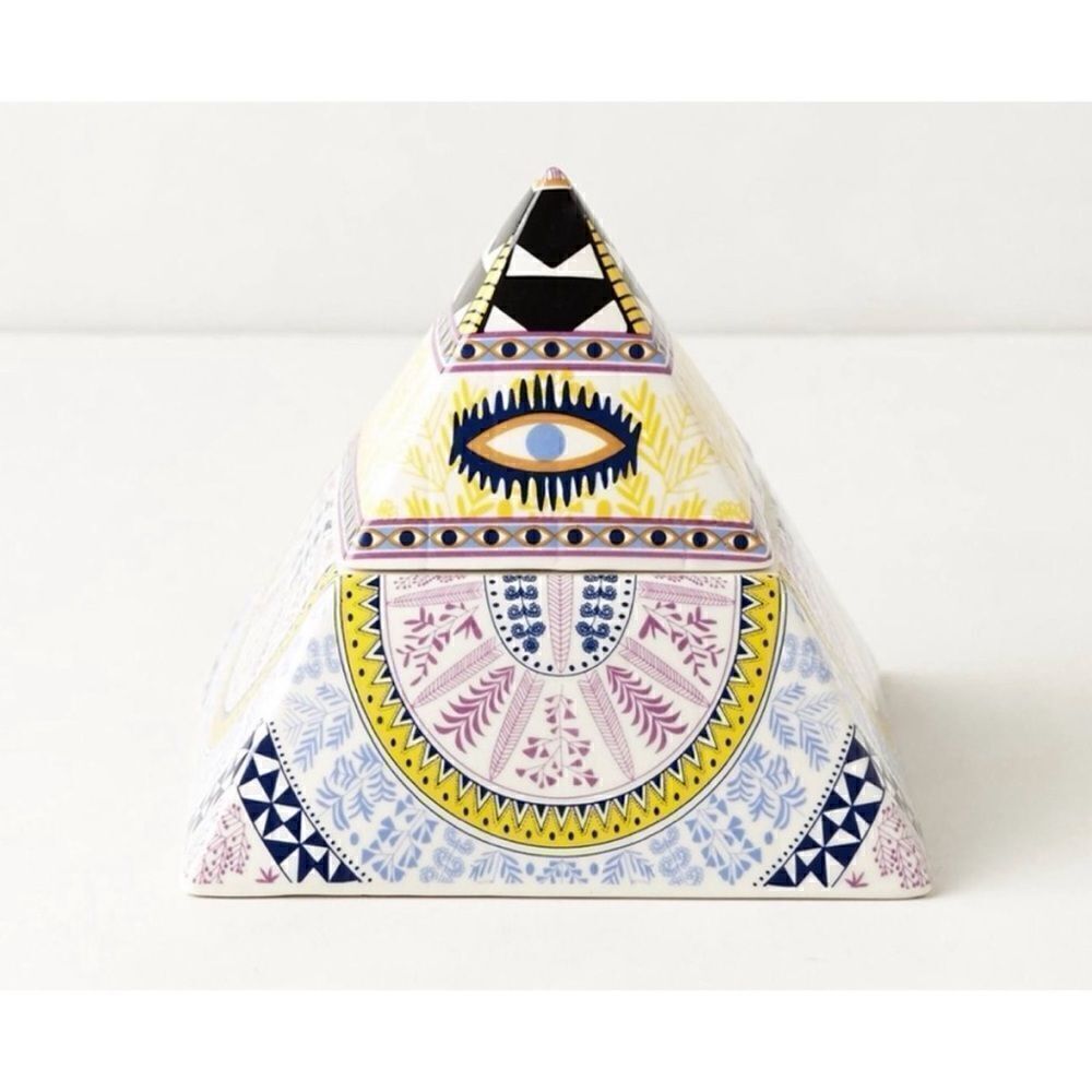 Anthropologie Mara Hoffman Ceramic Candle~ Eye Catching Pyramid~ Sandlewood Teak